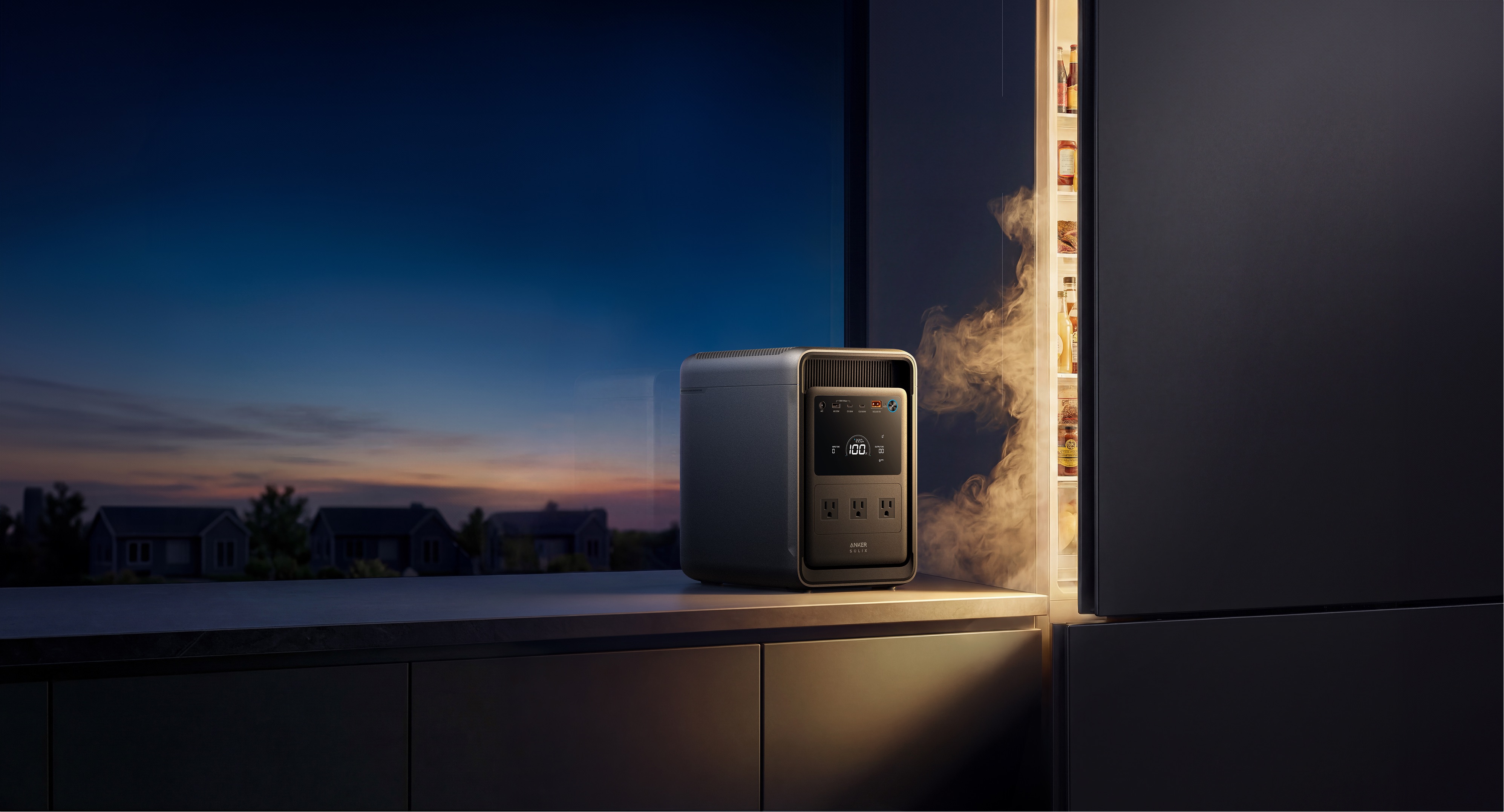Anker Solix S2000 Powerstation in einer Küche bei Nacht