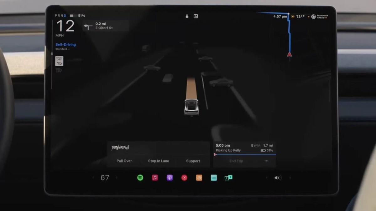 Tesla Robotaxi fährt 380.000 Meilen „unsupervised“